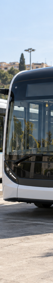Temsili görsel: Modern elektrikli servis otobüsleri ve yanlarında görünen şarj üniteleri; temsili ulaşım hazırlığı görüntüsü.
